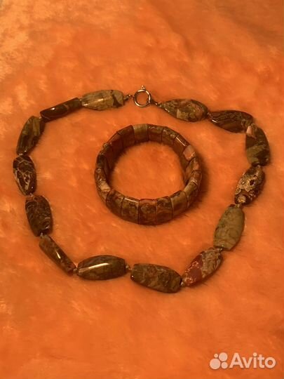 Бусы и браслет из яшмы натуральной