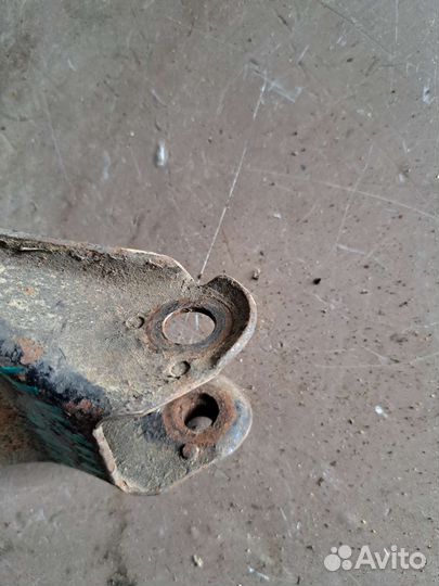 Подушка двигателя задняя Mazda 3