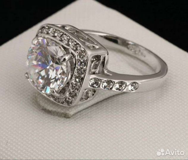 Кольцо, новое, р. 19