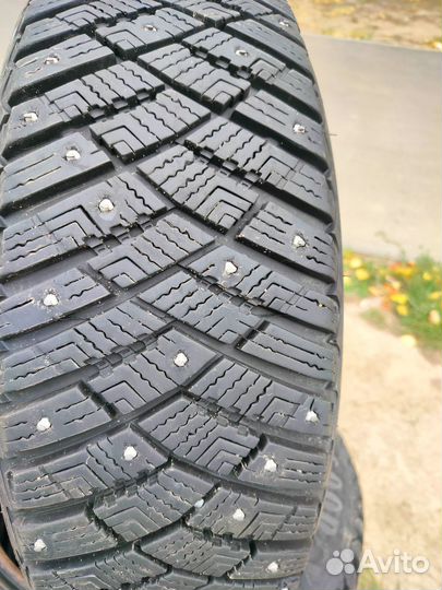 Goodyear Ultragrip Ice Arctic 185/65 R15