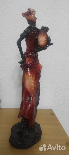 Статуэтка африканка