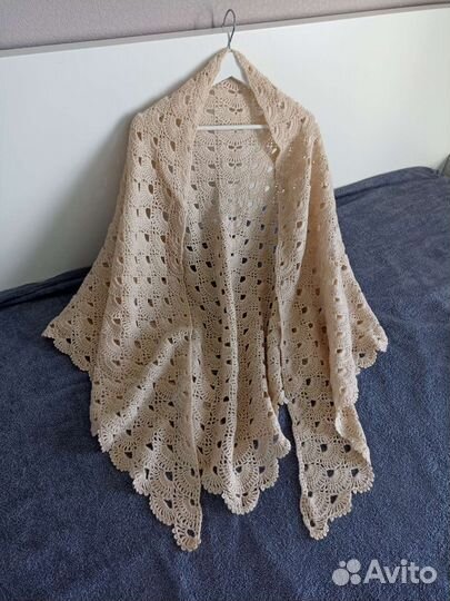 Шаль вязаная. Ручная работа