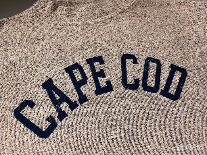 Свитшот женский 46 с надписью Cape Cod