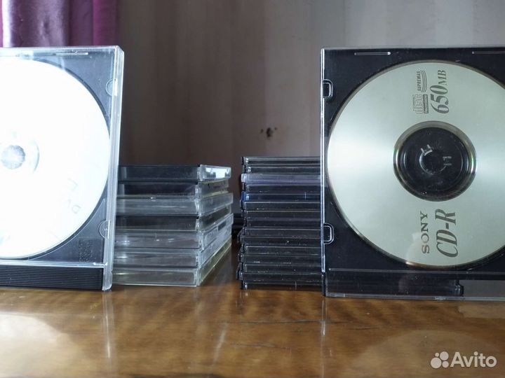 Футляры для компакт дисков. Два вида. 15р. и 10р