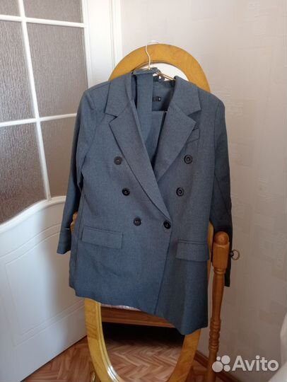 Брючный костюм женский 46размер