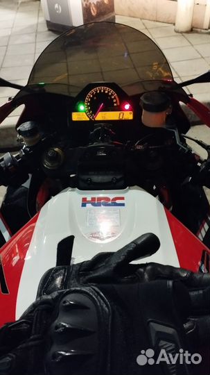 Honda cbr1000rr 2006г