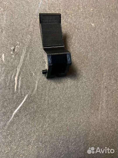 Защёлка бардачка BRP sea-doo