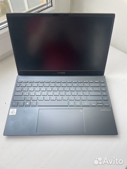 Asus ZEN book 13
