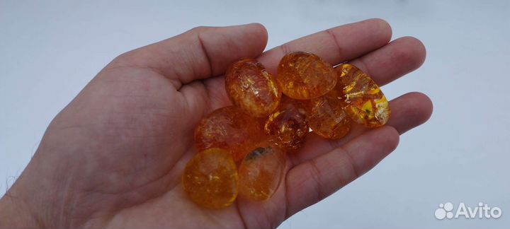 Камень янтарный цитрин (аметист)