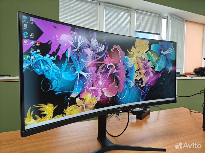 Игровой изогнутый монитор 34