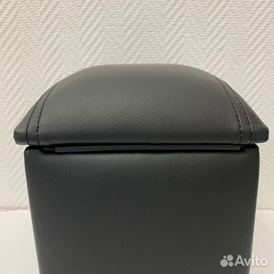 Штатный подлокотник datsun ON-DO (2014)