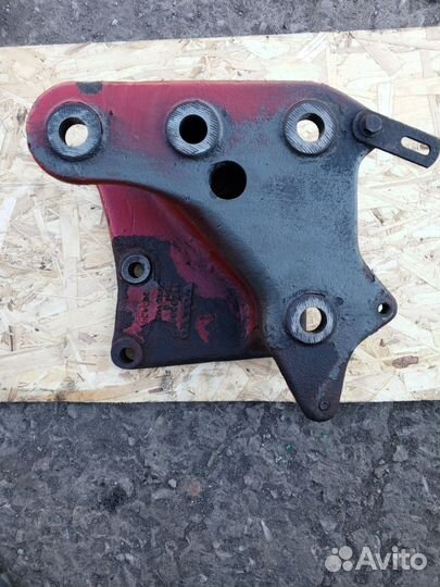 Кронштейн гура Вольво фш 12