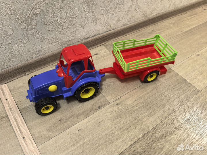 Игрушка трактор с прицепом