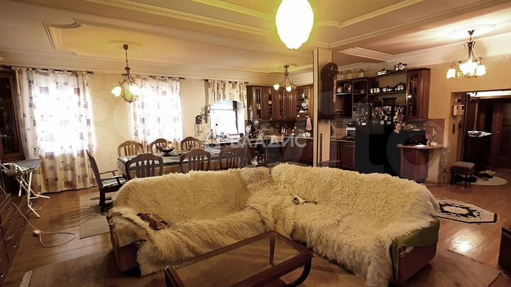 Комната 75 м² в 4-к., 4/4 эт.