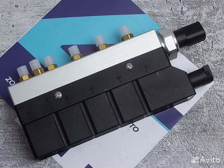 Блок клапанов на Mercedes S класса W220