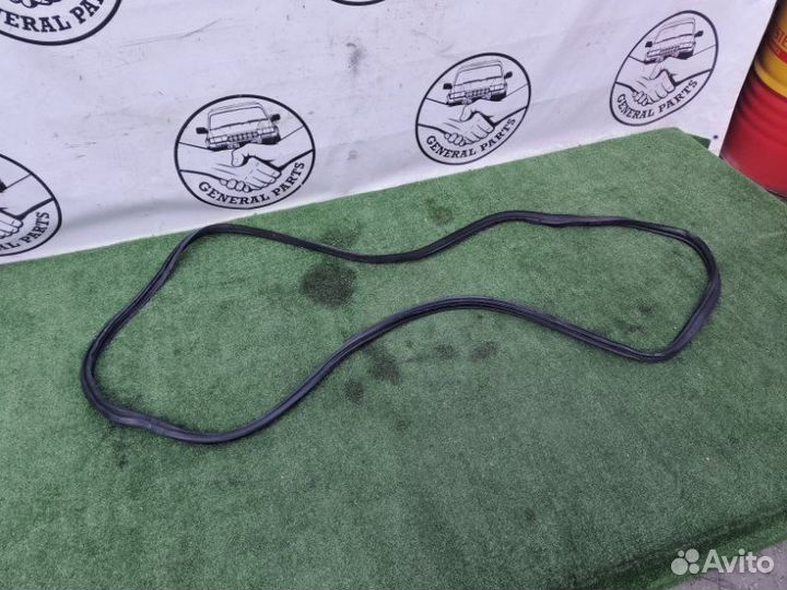 Уплотнительная резинка двери багажника Honda Cr-V