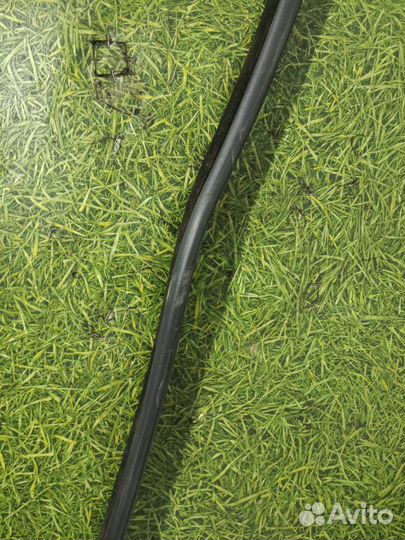 Уплотнительная резинка боковой двери задняя правая