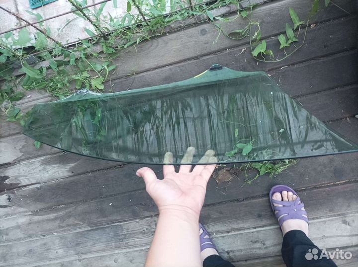 Водительское стекло