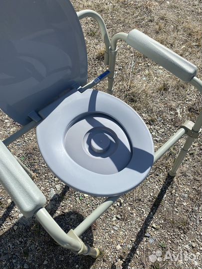 Санитарный стул