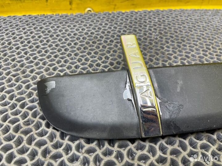 Накладка на крыло передняя левая Jaguar Xf X250