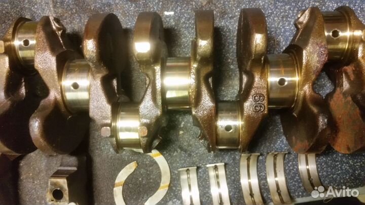 Вал коленчатый, коленвал Mitsubischi 4G92 Шатуны