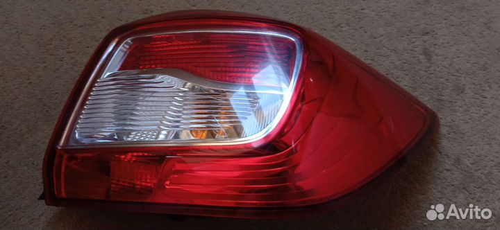 Задний правый фонарь на Рено Логан-2 рестайлинг
