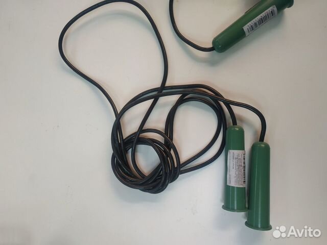 Скакалки, эспандеры, мяч для реакции, гриф штанги