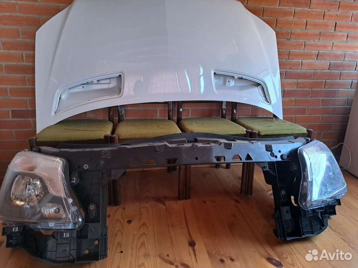 Передняя часть Мерседес Спринтер 2014 2018 года