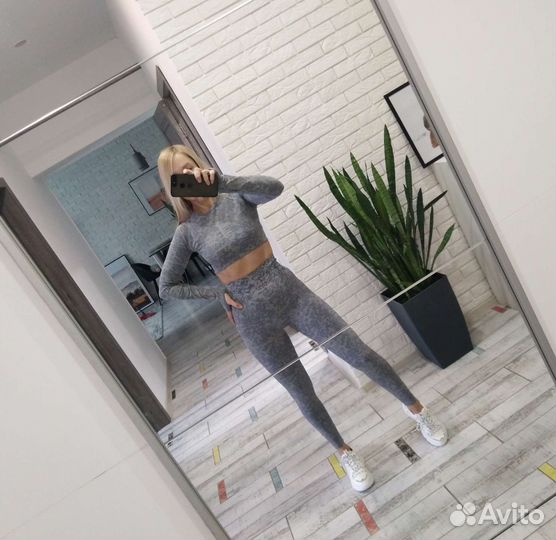 Костюм новый 42-44р