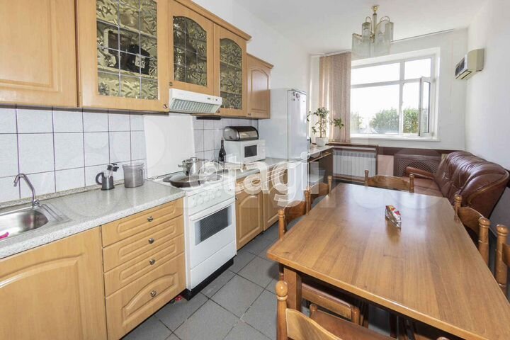 Продам офисное помещение, 304.6 м²