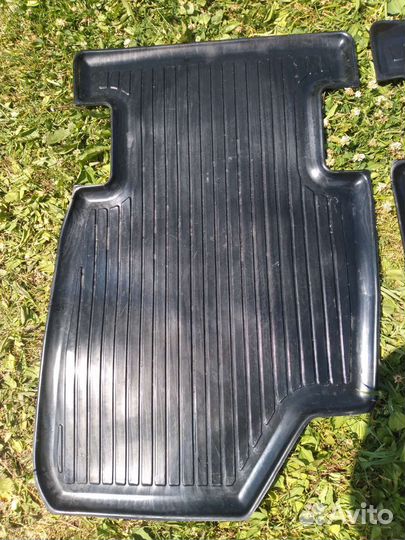 Автомобильные коврики резиновые
