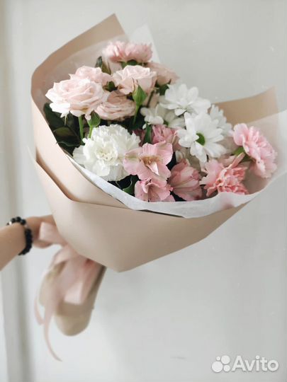 Цветы розы, хризантемы и букеты с доставкой