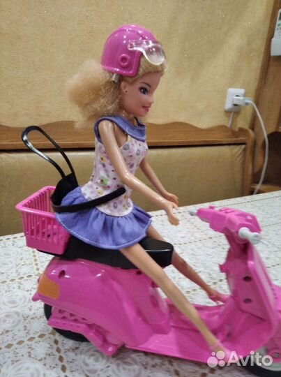 Кукла барби и мотоцикл