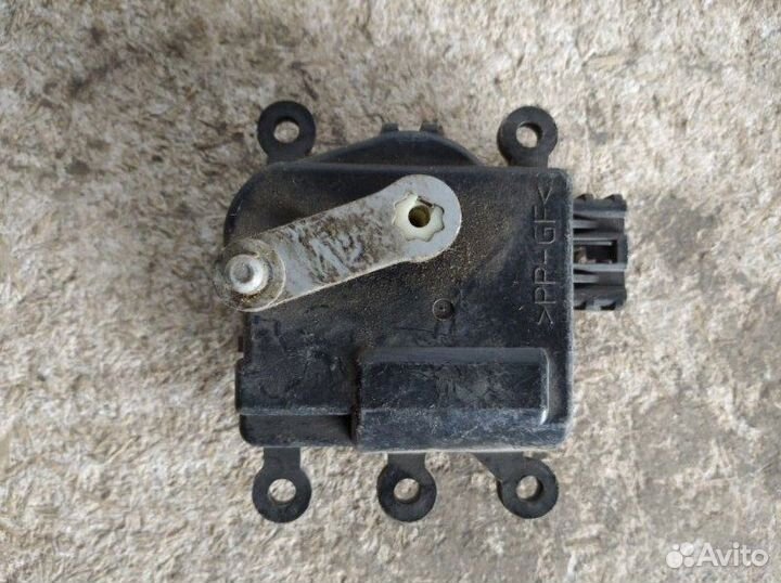 Сервопривод заслонки отопителя Mazda 6 GH