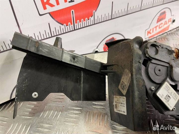 Замок двери передней правой Ford Focus 3