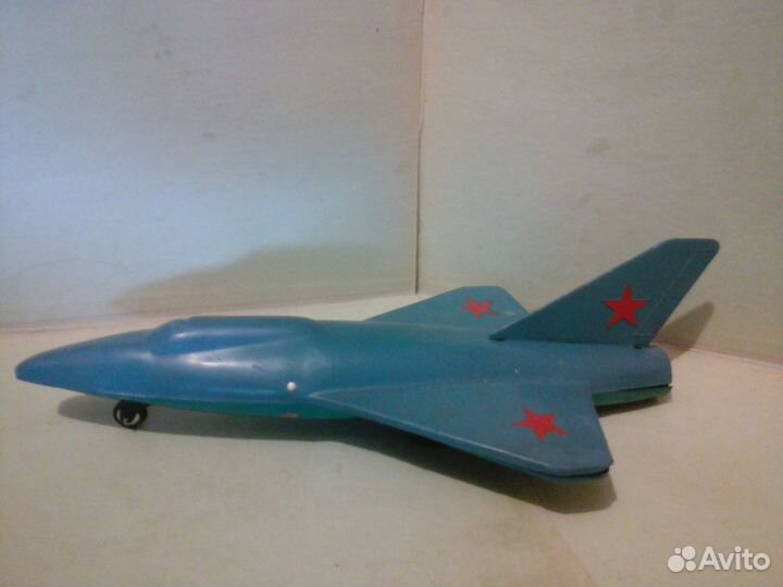 Игрушка.Танк жестяной.Инерционный. СССР