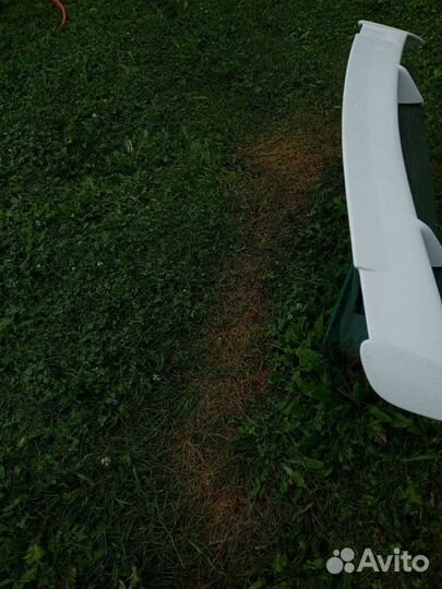 Спойлер на крышку багажника