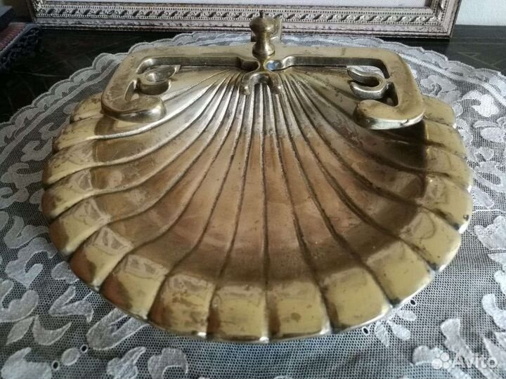 Старинная латунное блюдо под морепродукты