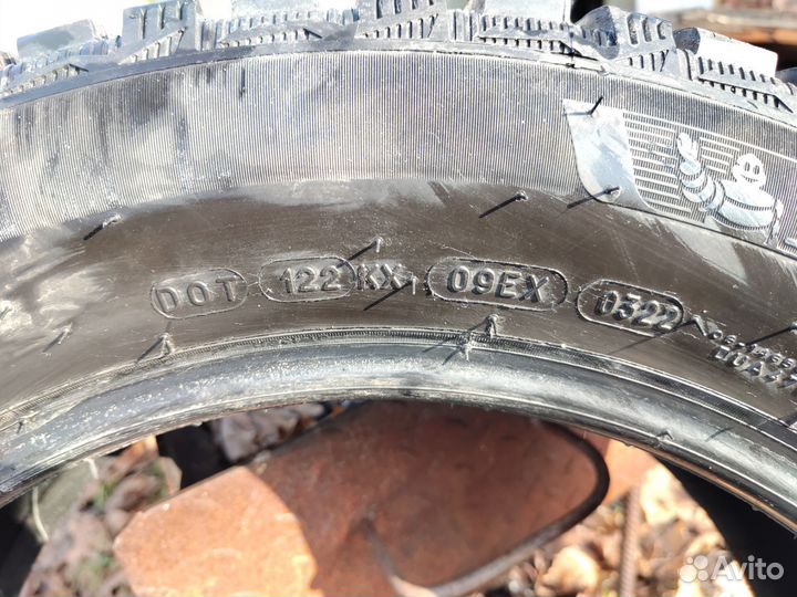 Michelin X-Ice North 4 215/60 R17