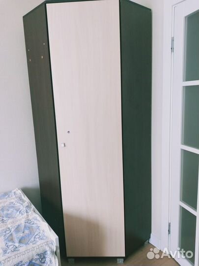 Угловой шкаф