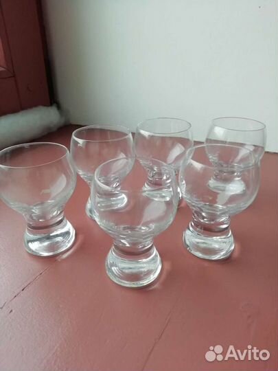 Рюмки на ножке