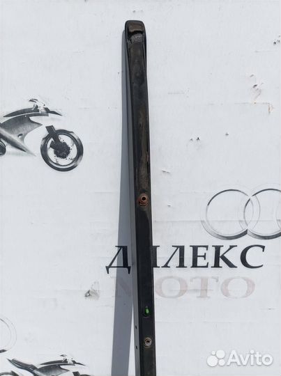 Рейлинг правый (планка на крышу) Audi Q7 2005