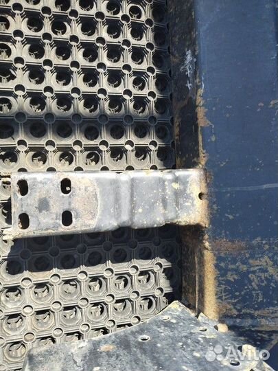 Усилитель переднего бампера