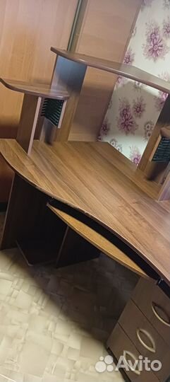 Компьютерный стол угловой б/у
