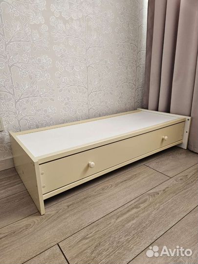 Детская кроватка с маятником и ящиком