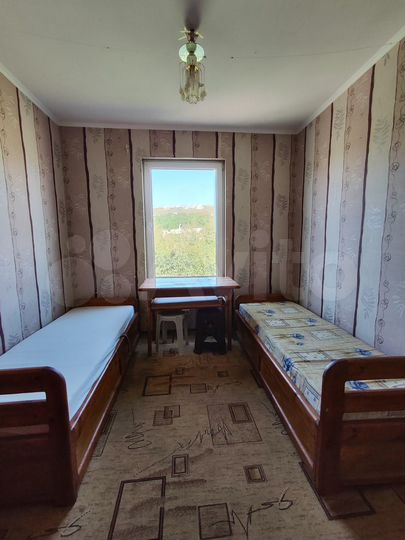 Комната 14 м² в 4-к., 1/1 эт.