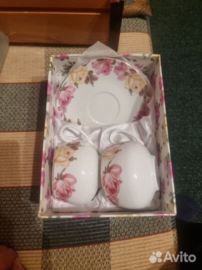 Фарфоровые чашки в подарочной упаковке