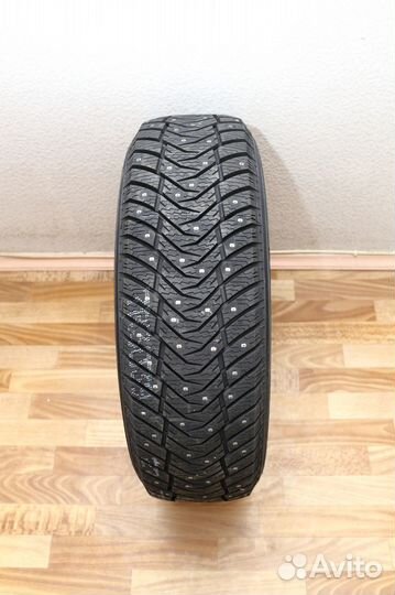 Yokohama IceGuard Stud IG65 215/50 R17