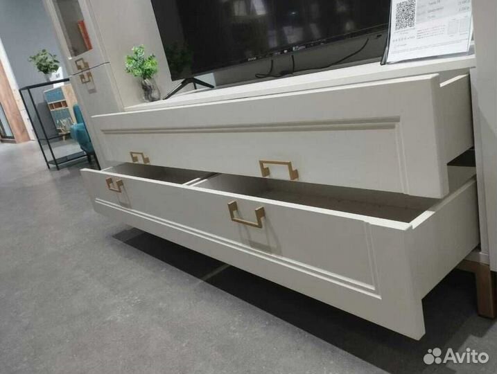 Тумба под телевизор Ассоль