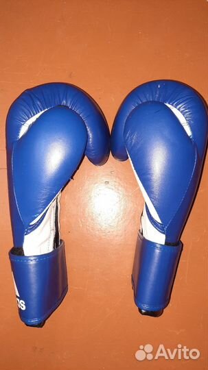 Боксерские перчатки 10 oz adidas